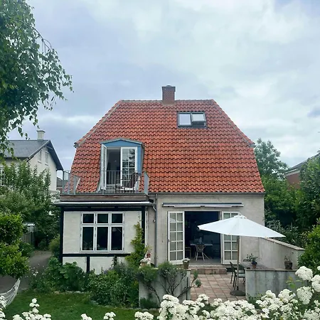 Charming House With Garden And Terrace On Amager Kopenhaga