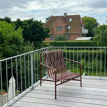 Dom wakacyjny Charming House With Garden And Terrace On Amager